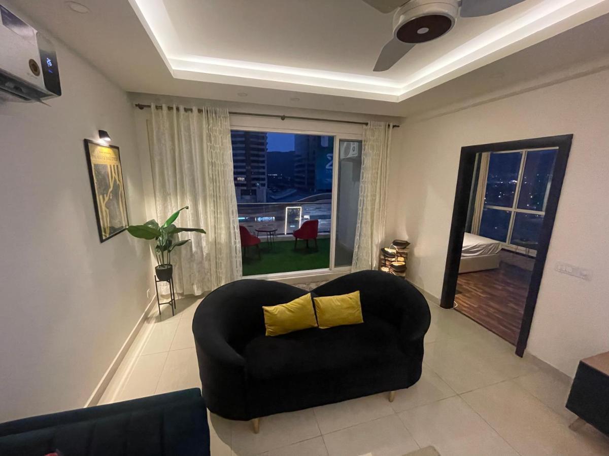 High Rise Presidential Suite In Elysium Opp Centaurus Islamabad Exterior foto