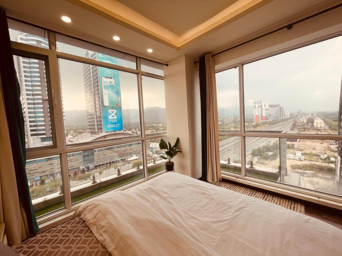 High Rise Presidential Suite In Elysium Opp Centaurus Islamabad Exterior foto