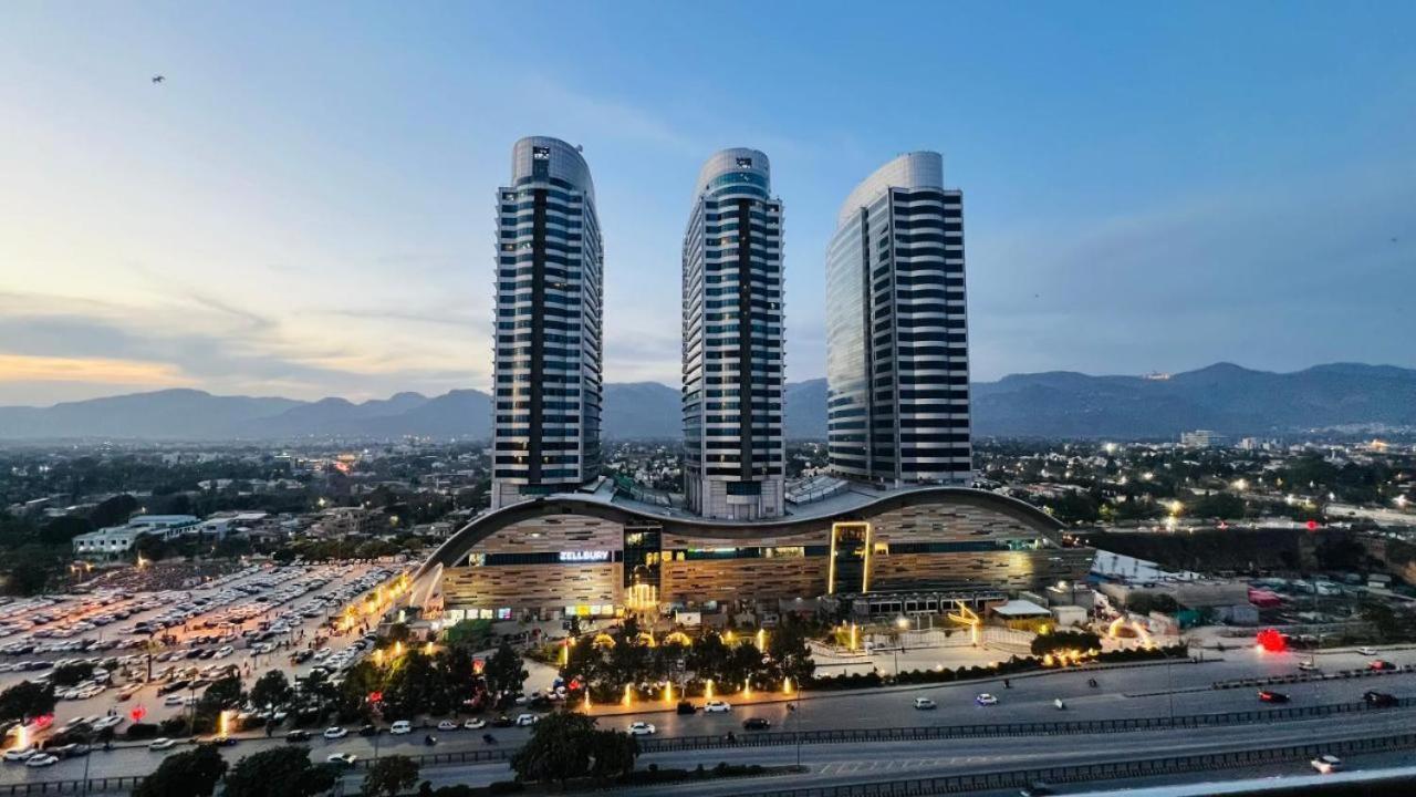 High Rise Presidential Suite In Elysium Opp Centaurus Islamabad Exterior foto